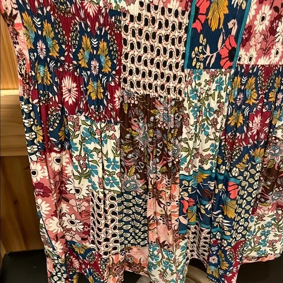 Floral & Ivy Floral Themed Patchwork Blouse - Picture 6 of 12